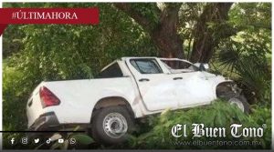 Camioneta se estrella contra árbol en la Cardel-Poza Rica; conductor sobrevive tras quedar prensado