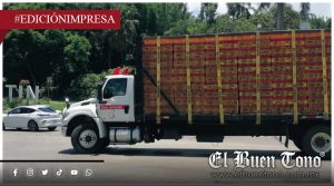 Denuncian fétidos olores de unidades con pollos; circulan en área céntrica