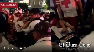 Intentaron lanzarla al aire, no la atraparon y cayó al pavimento; joven resulta herida en Xalapa