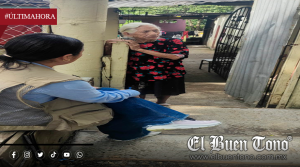 Incendio evidenció la tardanza del DIF; ciudadanos fueron los primeros en ayudar a doña Nazaria