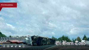 Volcadura de tráiler paraliza la autopista Esperanza–Amozoc; cierran totalmente la circulación