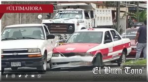 Choque entre taxi y camioneta en Orizaba moviliza a autoridades; solo reportan daños materiales