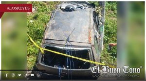 Conductor desaparece tras volcar su camioneta y caer a un barranco en Atlanca, Los Reyes