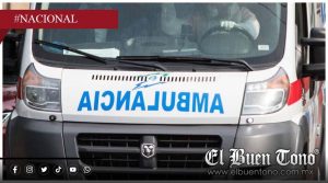 Mujer se Iαnzα de un αut0 para escapar de su expareja en Neza