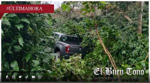 Camioneta sale de la carretera estatal Totutla–Xalapa, en Ohuapan