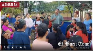 VIDEO|Padres de familia de Amatlán protestan por la ausencia de un maestro de tercer grado
