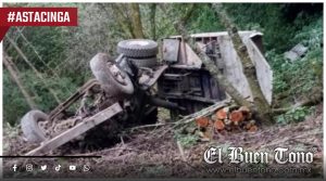 Mver3 operador tras caer con camión a barranco de más de 50 metros en Astacinga