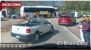 Bloquean carretera 150 en Acultzingo por falta de luz