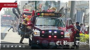 Bomberos rescata un deslucido desfile del 16 de septiembre