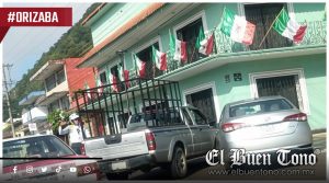 Choque en la Poniente 7 deja daños materiales en Orizaba
