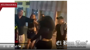 MUJERES PROTAGONIZAN RIÑA AFUERA DEL ANTRO “LA HECHICERA” EN CÓRDOBA