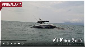 Evacuan a 12 personas de yate que comenzó a hundirse frente a Puerto Vallarta