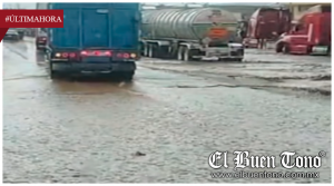 DESBORDAMIENTO COMPLICA EL TRÁFICO EN LA AUTOPISTA CIUDAD MENDOZA-ESPERANZA