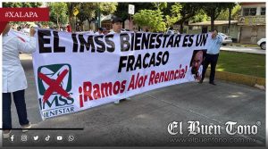 Trabajadores del CAE exigen insumos y piden la salida de Ramos Alor en Xalapa