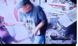 Asaltan negocio de celulares en pleno centro de Coscomatepec; encargado resulta golpeado
