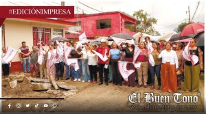 José Luis Cortés mejora banquetas; en la colonia Morelos