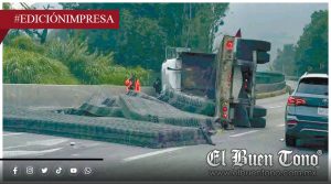 Vuelca tráiler; autopista Mendoza – Orizaba