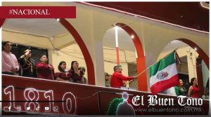 Bandera de México se incendia durante festejos del Grito en Loma Bonita