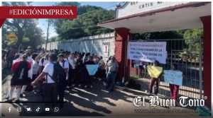 Se manifiestan; piden un director, padres y alumnos del CBTIS 101
