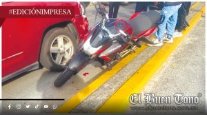 Encontronazo deja solo daños; motociclista resulta ileso