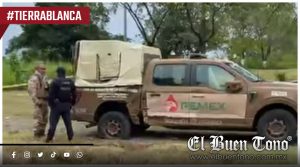 Camioneta de Seguridad Física de Pemex choca contra motociclista