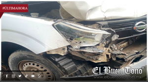 CHOQUE ENTRE CAMIONETA Y MOTOCICLETA DEJA DOS LESIONADOS EN TLALIXCOYAN