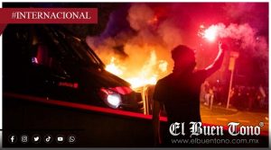 Protesta juvenil se sale de control en Barcelona; reportan saqueos y daños en comercios