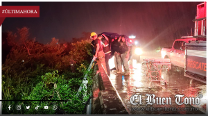Caen al río Jamapa tras convivio en la madrugada; Bomberos Conurbados los rescatan con vida