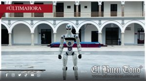 ¡Se roba las miradas! Robot humanoide sorprende bailando en el zócalo de Veracruz