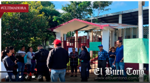 ACUSAN A MAESTRO DE MALTRATO FÍSICO CONTRA ALUMNOS; PADRES EXIGEN SU DESTITUCIÓN