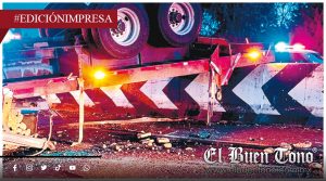 Queda con las llantas arriba; en autopista Esperanza – Maltrata